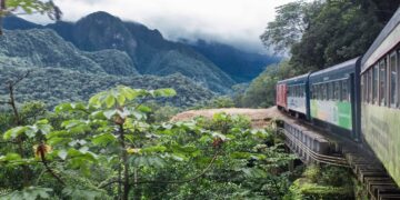 Capa do post CONHEÇA O PASSEIO DE TREM MAIS BONITO DO BRASIL - De Curitiba para Morretes - pomelu